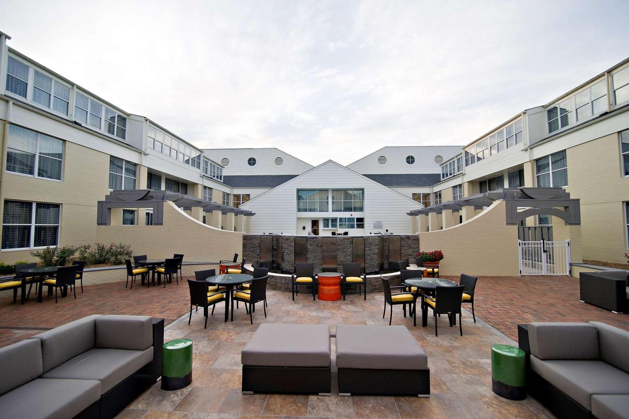 Doubletree Suites By Hilton Hotel Huntsville South Exterior photo