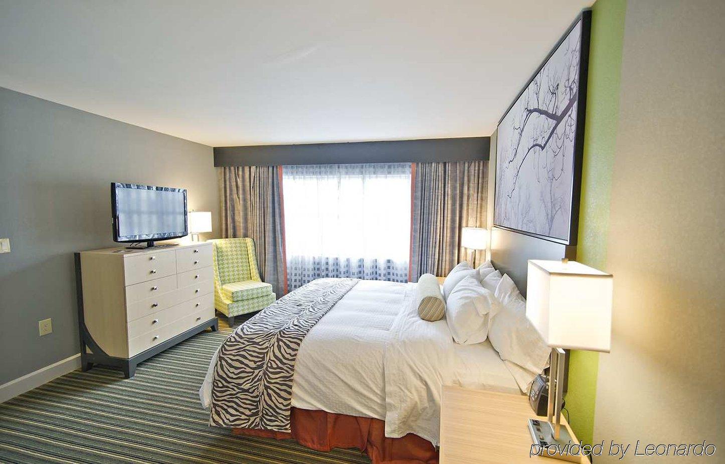 Doubletree Suites By Hilton Hotel Huntsville South Room photo