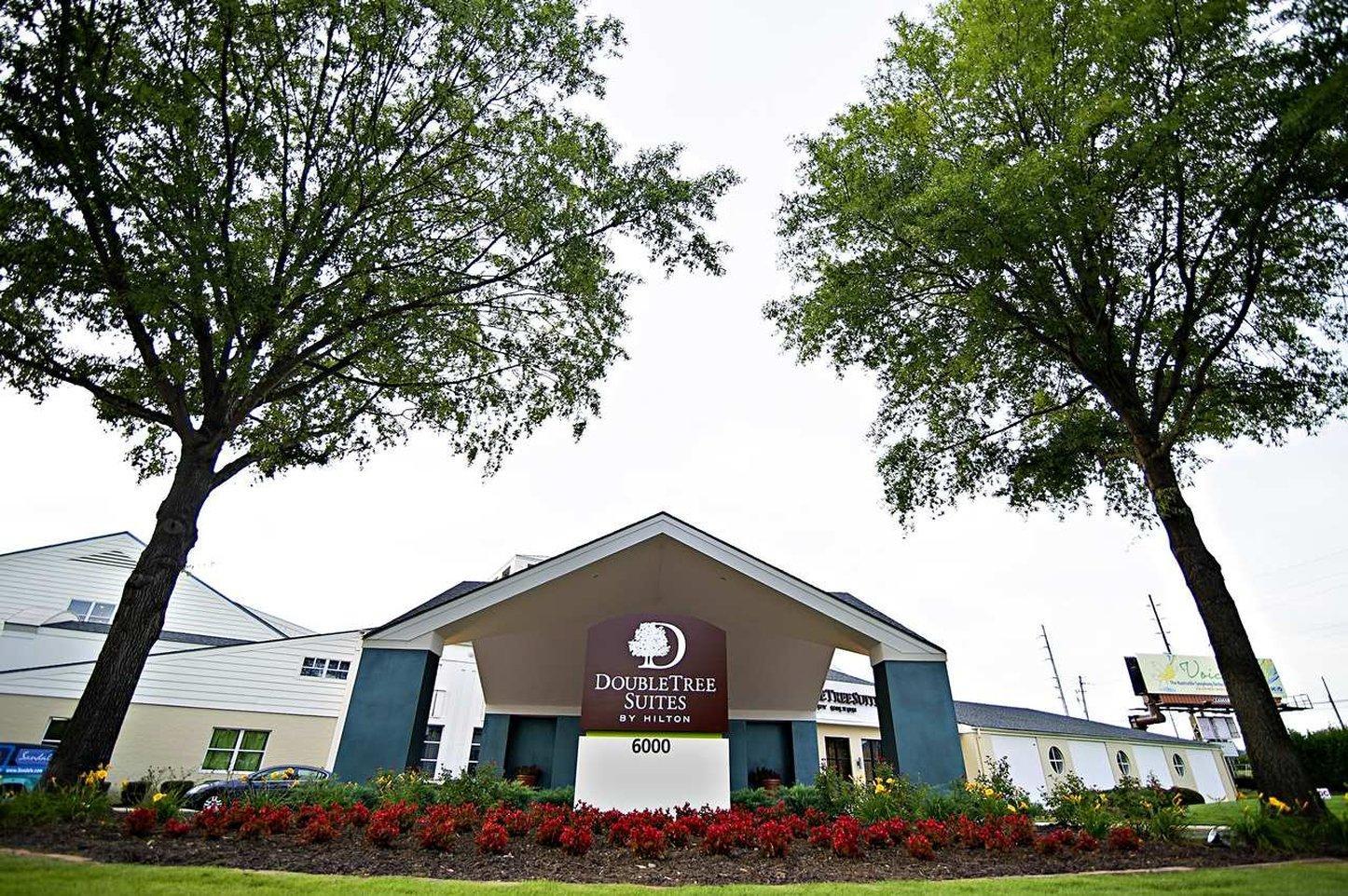 Doubletree Suites By Hilton Hotel Huntsville South Exterior photo